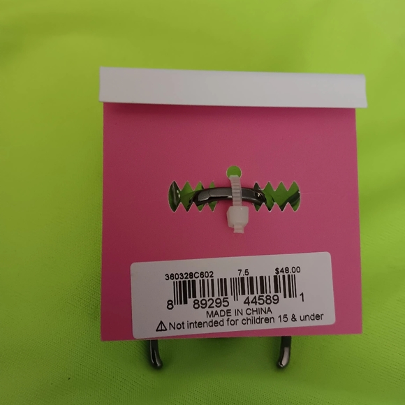 - Halloween Spider Ring by Betsey Johnson New Sz 7.5 - Picture 2 of 2